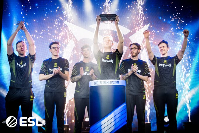 审视自己的 审视自己的